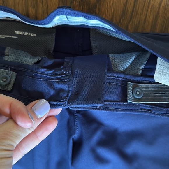 Under Armour Navy shorts, size small - Picture 4 of 6